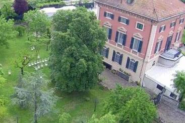 هتل Villa Viola