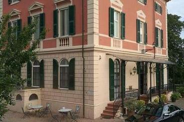 هتل Villa Viola