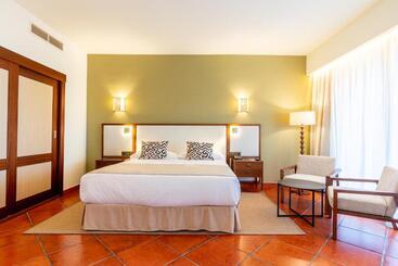 Puerto Antilla Grand Hotel