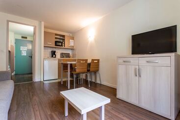 住所  Garden & City Cauterets Balneo