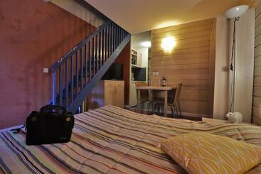 住所  Garden & City Cauterets Balneo