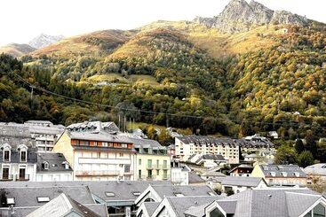 住所  Garden & City Cauterets Balneo