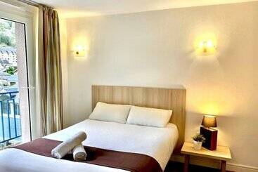 住所  Garden & City Cauterets Balneo
