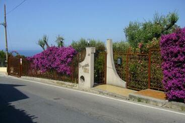 تختخواب و صبحانه Le Gardenie Da Fil