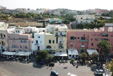 تختخواب و صبحانه Vento Di Mare