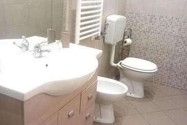 تختخواب و صبحانه Villa Longardi