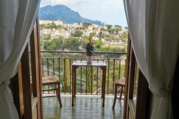 پانسیون Ravello View