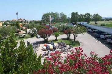 住所  Villaggio Turistico Le Meridiane