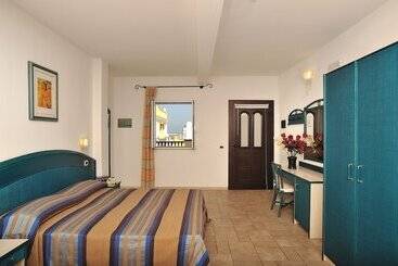 Резиденция Villaggio Turistico Le Meridiane