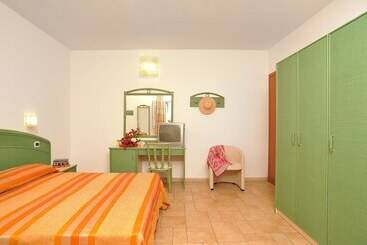 Резиденция Villaggio Turistico Le Meridiane