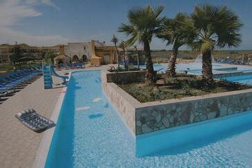 Резиденция Villaggio Turistico Le Meridiane