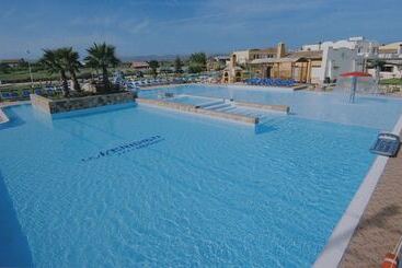 住所 Villaggio Turistico Le Meridiane