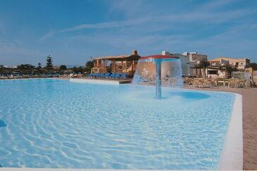 Резиденция Villaggio Turistico Le Meridiane