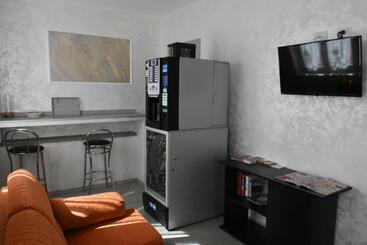 تختخواب و صبحانه Albano Station Rooms