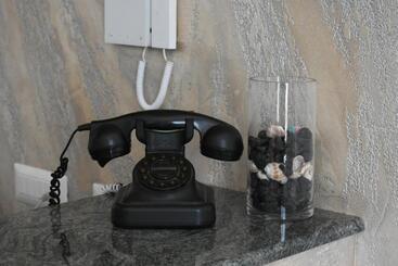تختخواب و صبحانه Albano Station Rooms