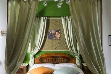 پانسیون The Villa Of Artists