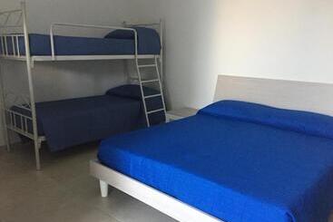 B&b L  Aurora