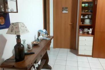 تختخواب و صبحانه Casa Dell Artista 1