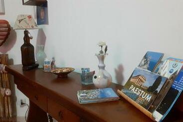 تختخواب و صبحانه Casa Dell Artista 1
