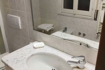 هتل Villa Mary
