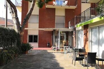 هتل Villa Mary