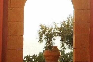 تختخواب و صبحانه Casarealia