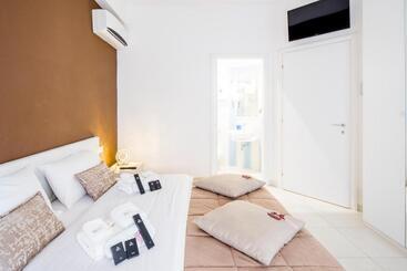 تختخواب و صبحانه Guest House Mr. Brown