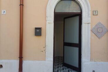 تختخواب و صبحانه La Casa Di Aneupe