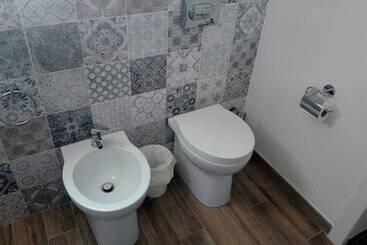 تختخواب و صبحانه La Casa Di Aneupe