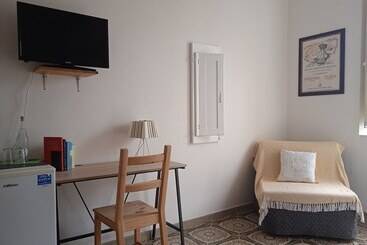 تختخواب و صبحانه La Casa Di Aneupe