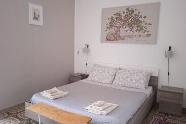 تختخواب و صبحانه La Casa Di Aneupe