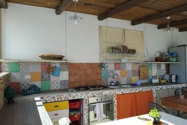 تختخواب و صبحانه La Casa Di Aneupe