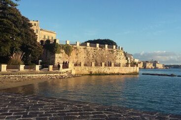 تختخواب و صبحانه La Casa Di Aneupe