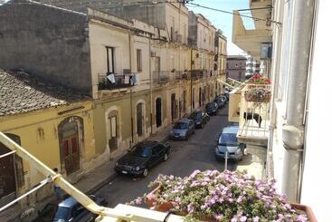 تختخواب و صبحانه La Casa Di Aneupe