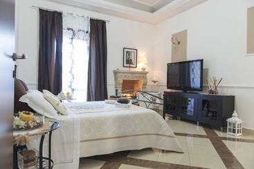 تختخواب و صبحانه Laetitia Guest House32
