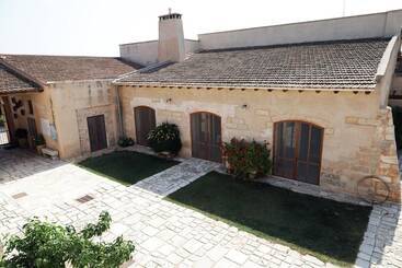تختخواب و صبحانه Masseria Caretti Grande