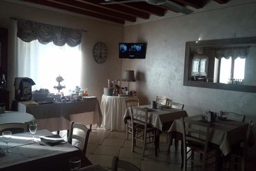 مسافرخانه Al Borgo Trattoria Con Alloggio