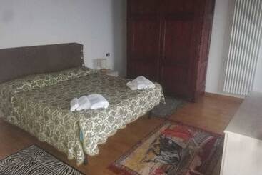 پانسیون Villa Tiglio