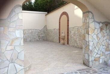 تختخواب و صبحانه Croce Nivera