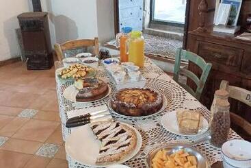 تختخواب و صبحانه Fattoria La Tana Della Volpe