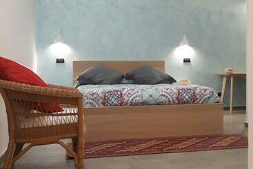 تختخواب و صبحانه Roof Garden House