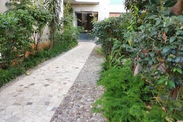 هتل Palermo Stay Centro 120 Rodionoff & Eleganza E Facilità Di Accesso A Aeroporto E Spiaggia Mondello