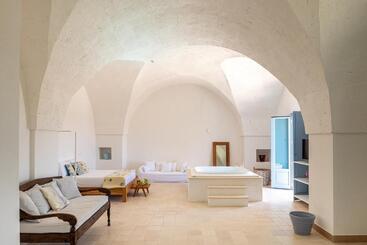 هتل Masseria Malvindi