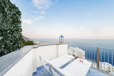 تختخواب و صبحانه La Divina Amalfi Coast