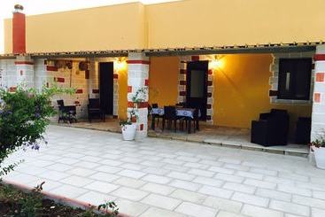 هتل روستایی Agriturismo Li Frutti