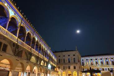 پانسیون Officine Cavour Apartments