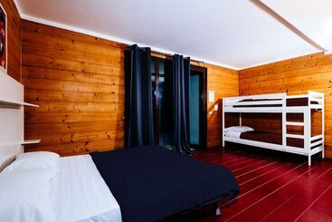 استراحتگاه Nautilus Village