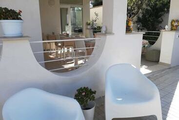 تختخواب و صبحانه Villa Sece  Luxury Rooms