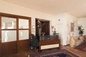 هتل Villa Aniana