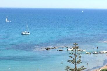 تختخواب و صبحانه Cala Arenella Near Spiaggia Foggia